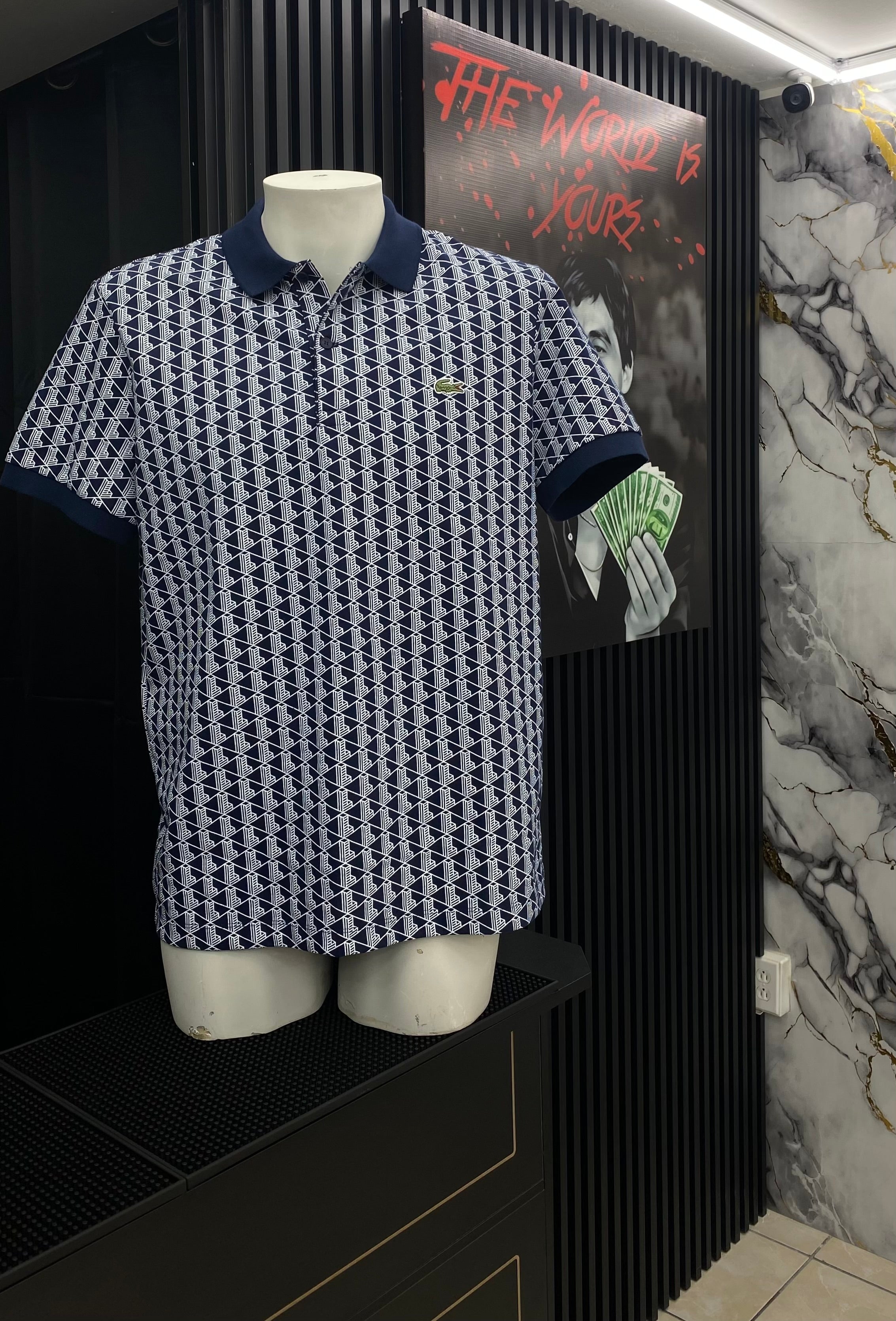 Polo Lacoste con Patrón Geométrico Exclusivo