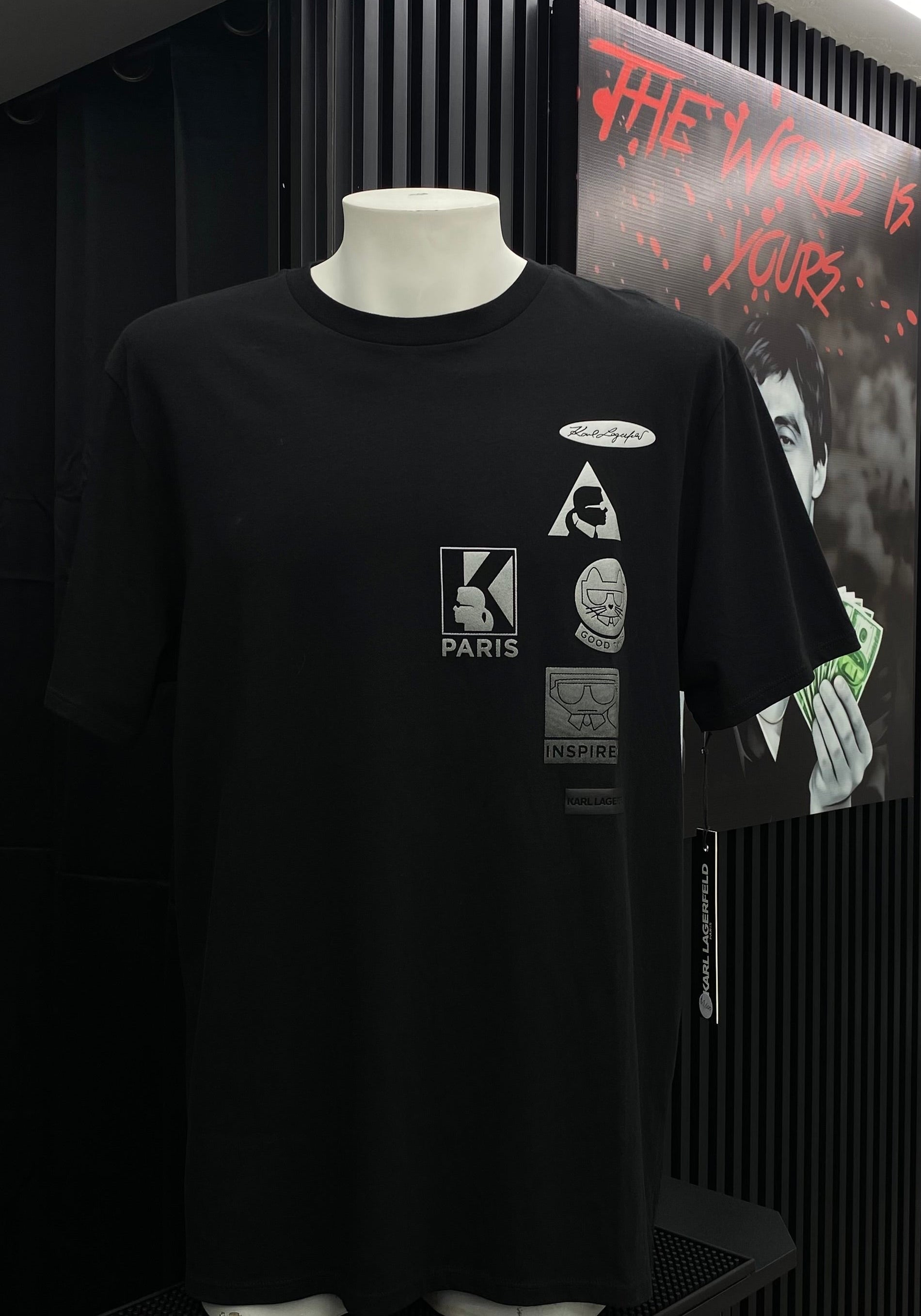 Playera Karl Lagerfeld Paris - Edición Gráfica Premium (Negro)