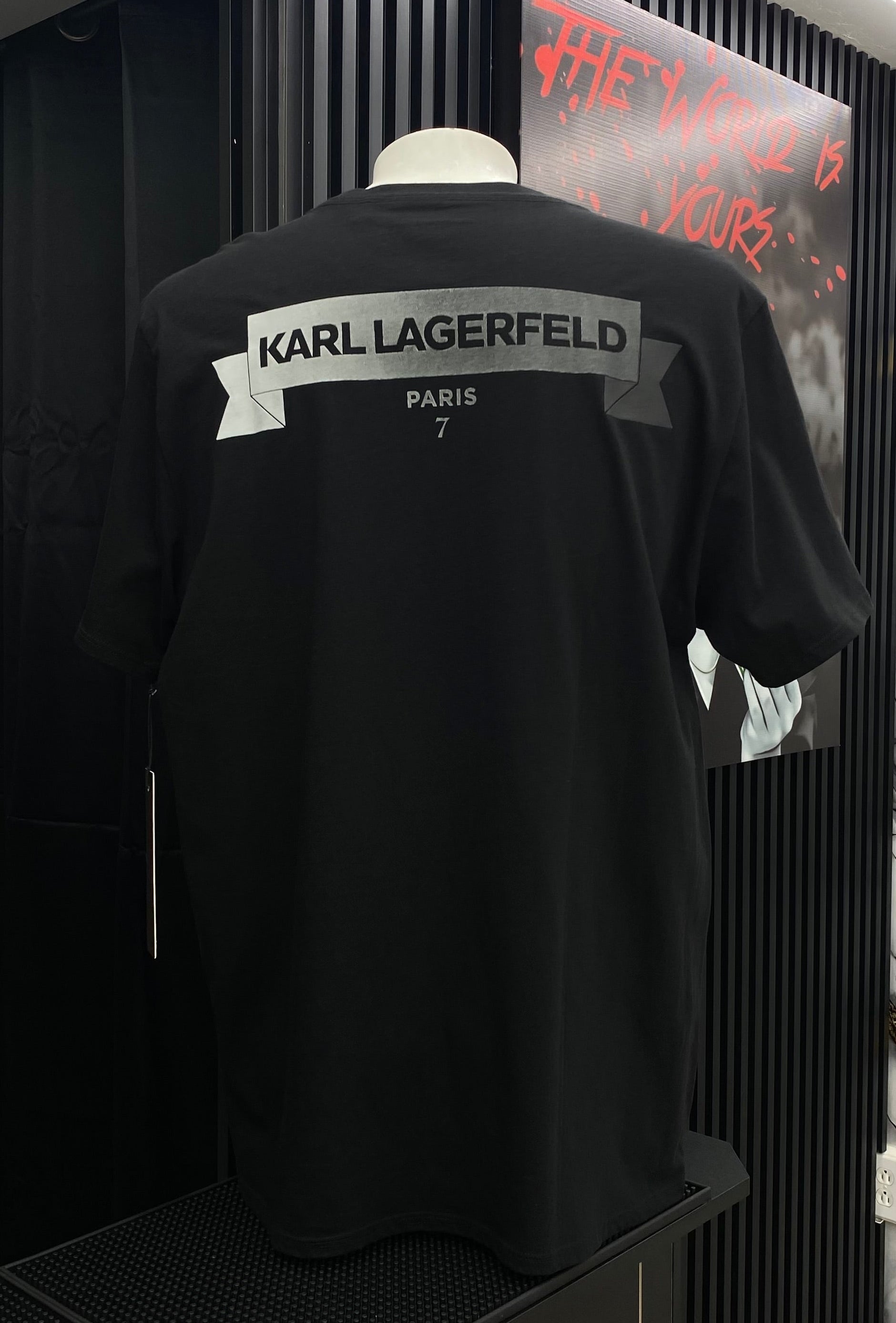 Playera Karl Lagerfeld Paris - Edición Gráfica Premium (Negro)